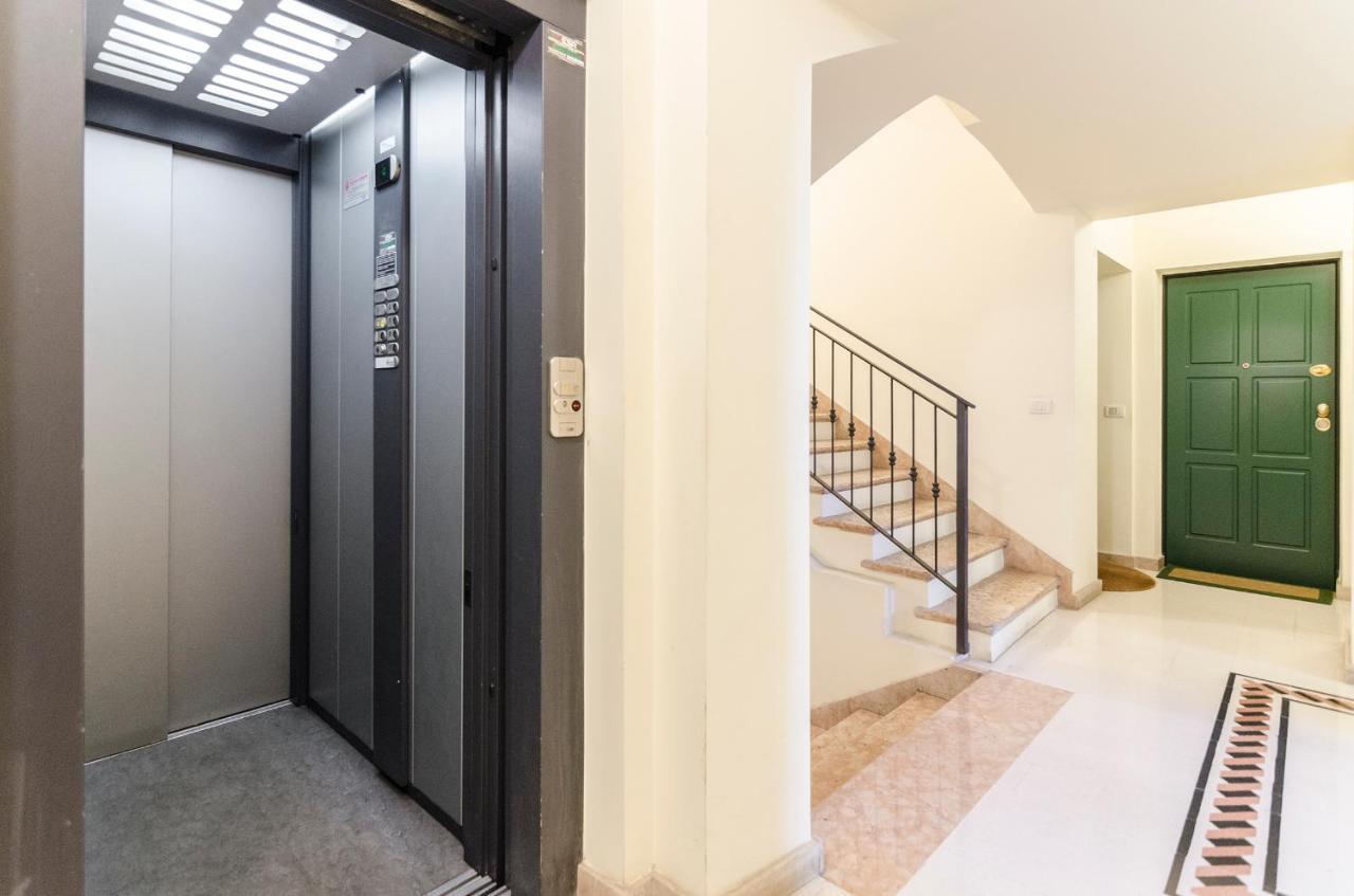 Flat 13: Elegante E Luminoso Con Terrazzo Privato Apartment Bologna Exterior photo