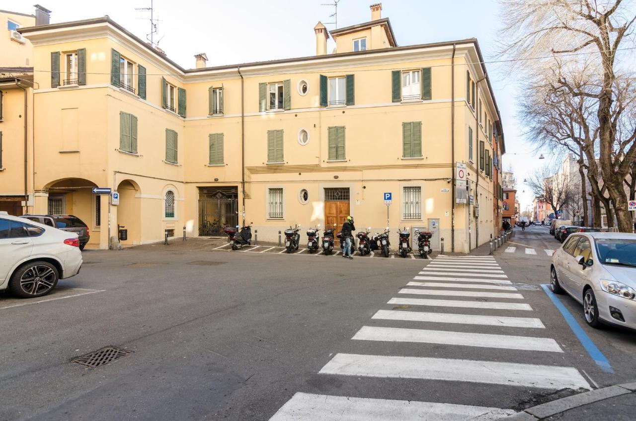 Flat 13: Elegante E Luminoso Con Terrazzo Privato Apartment Bologna Exterior photo